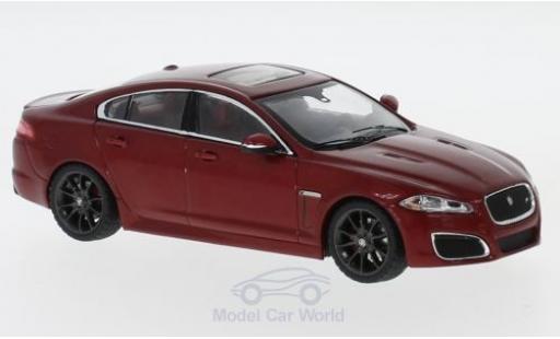 Modelauto Jaguar XF R metallic rood 1/43 IXO
