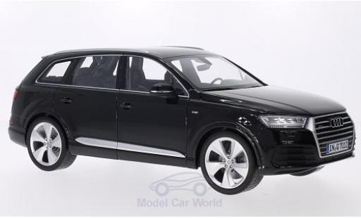 Modelauto Audi Q7 suv (4M) zwart 1/18 Minichamps