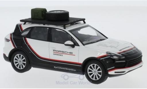 Modelauto Porsche Cayenne S wit/zwart 2018 World Expedition 1/43 Minichamps