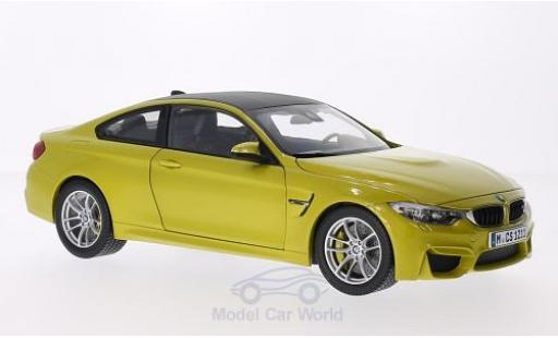 Modelauto Bmw M4 lb performance Coupe metallic geel 1/18 Paragon