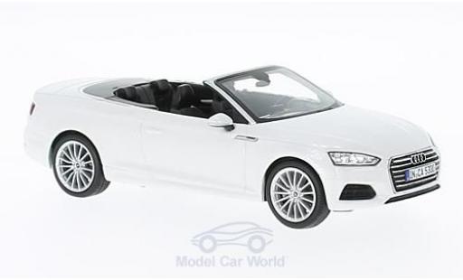 Modelauto Audi A5 cabriolet metallic wit 2016 1/43 Spark