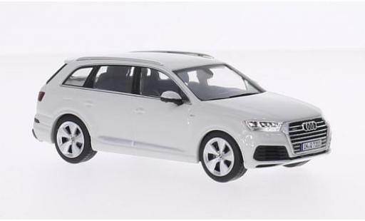 Modelauto Audi Q7 suv wit 2015 1/43 I Spark