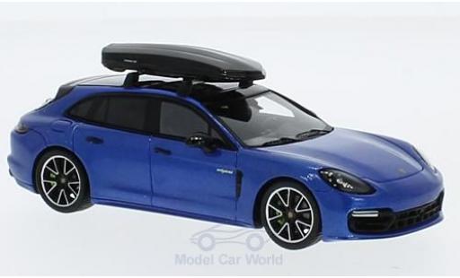Modelauto Porsche Panamera e-hybrid 4 Sport Turismo metallic blauw met dakbox 1/43 Spark