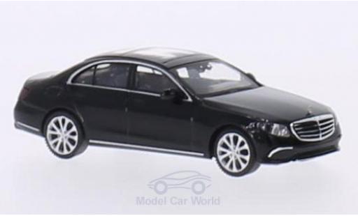 Modelauto Mercedes Classe E Base (W213) Exclusive zwart 1/87 Wiking
