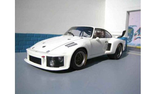 Porsche 935 Base 1/18 Exoto works wit modelauto