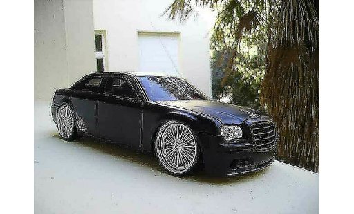 Chrysler 300C tuning 1/18 Norev dub style modelauto