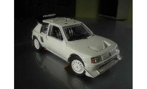 Peugeot 205 Turbo 16 1/18 Solido plain body T16 modelauto