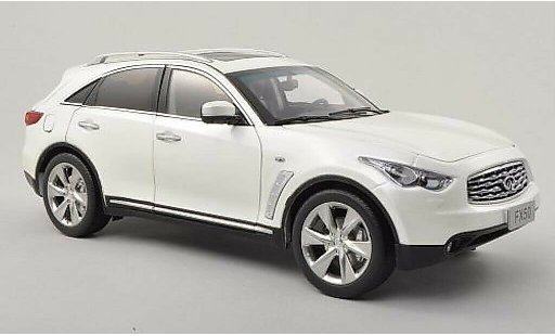 Infiniti FX50 Base 1/18 Paudi wit 2011 modelauto