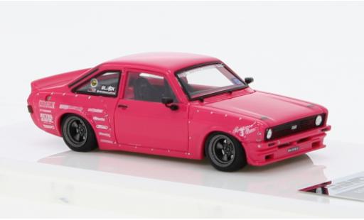 Modelauto Ford Escort Berlina MK II Pandem Emotion Retro Havoc roze 1/64 INNO64