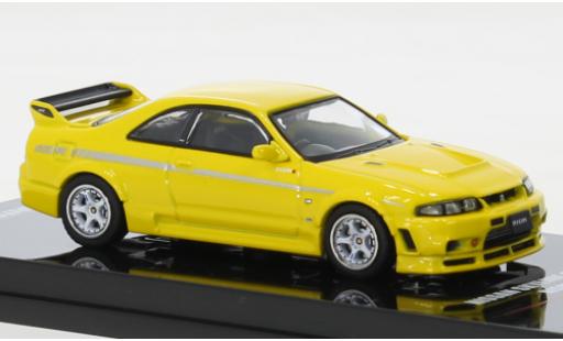Modelauto Nissan Skyline R33 GT-R () Nismo 400 R geel RHD 1/64 INNO64