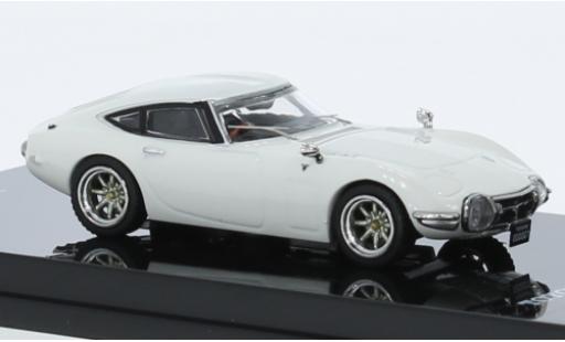 Modelauto Toyota 2000 GT MF10 wit RHD 1/64 INNO64