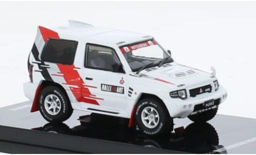 Modelauto Mitsubishi Pajero Evolution Ralliart wit/Dekor RHD 1/64 INNO64