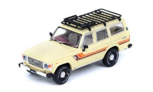 Modelauto Toyota Land Cruiser Base FJ60 beige/Dekor RHD 1/64 INNO64