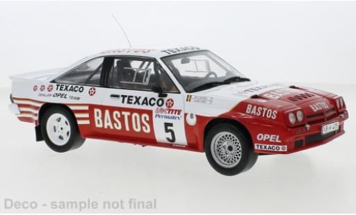 Modelauto Opel Manta 400 No.5 Bastos Rally Ypres 1985 1/18 IXO
