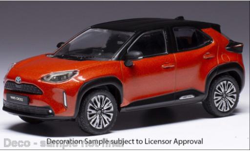 Modelauto Toyota Yaris Cross metallic oranje 2022 1/43 IXO