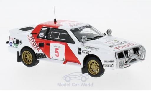 Modelauto Toyota Celica TA64 TwinCam Turbo No.5 Team Europe Rally WM Safari Rally 1984 B.Waldegard/H.Thorszelius 1/43 IXO