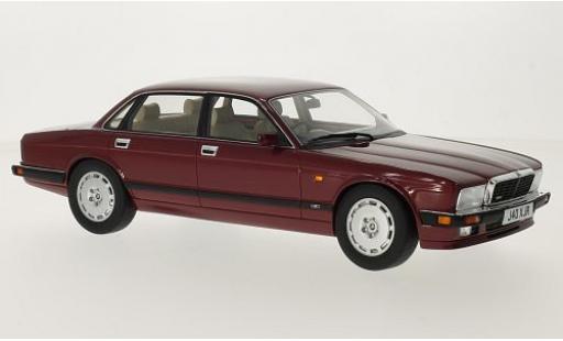 Modelauto Jaguar XJR XJ40 R 40 Regen rood Cult Scale Mo 1/18 Cult Scale Models