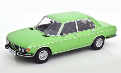 Modelauto Bmw 3.0 berline S (E3) metallic groen 1971 1/18 KK Scale