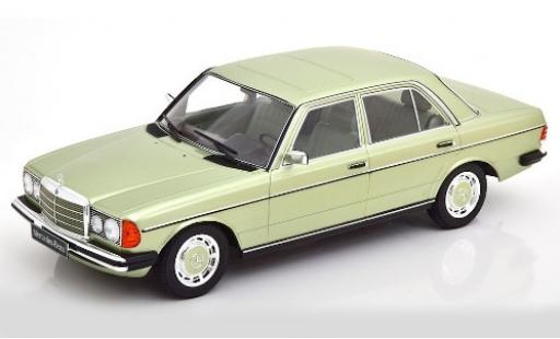 Modelauto Mercedes 280 Coupe E (W123) metallic groen 1977 1/18 KK Scale