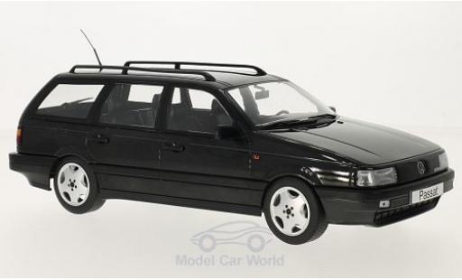 Modelauto Volkswagen Passat B3 Variant zwart 1988 1/18 KK Scale
