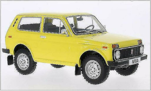 Lada Niva Base 1/18 MCG 1600 geel 1976 modelauto
