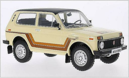 Lada Niva Base 1/18 MCG 5000 beige/Dekor 1981 modelauto