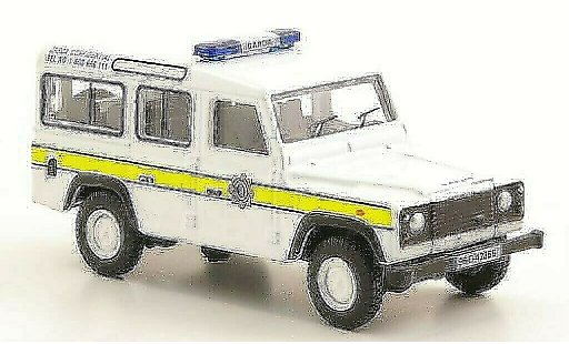 Land Rover Defender Base 1/76 Oxford Station Wagon Garda Confidential modelauto