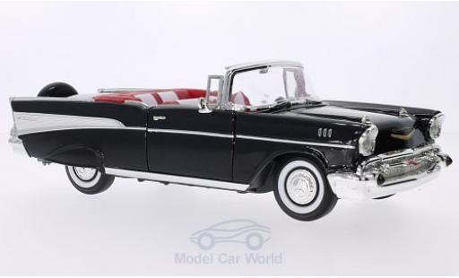 Modelauto Chevrolet Bel Air Convertible Cabriolet zwart/wit 1957 1/18 Lucky Die Cast