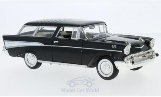 Modelauto Chevrolet Nomad Station Wagon zwart/wit 1957 1/24 Lucky Die Cast