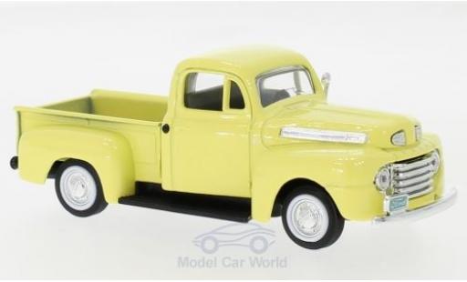 Modelauto Ford F-1 Pick Up geel 1948 1/43 Lucky Die Cast