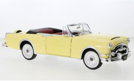 Modelauto Packard Caribbean Base geel 1953 1/18 Lucky Die Cast