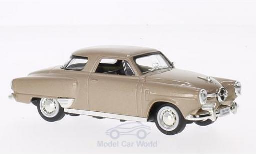 Modelauto Studebaker Champion 1950 metallic beige zonder Vitrine 1/43 Lucky Die Cast
