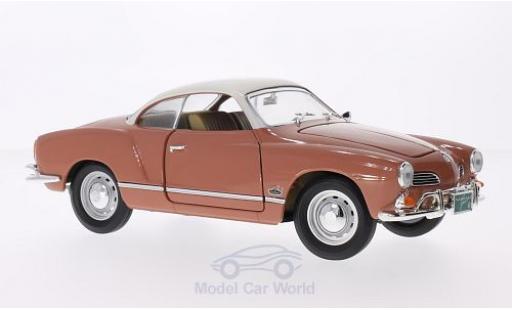 Modelauto Volkswagen Karmann Ghia Base Ghia bruin/wit 1966 1/18 Lucky Die Cast