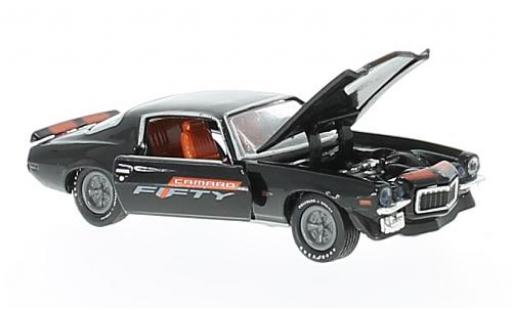 Modelauto Chevrolet Camaro Z28 Z/28 RS zwart/oranje 1970 Fifty Years 1/64 M2 Machines
