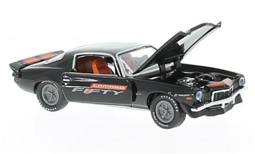 Modelauto Chevrolet Camaro Z28 Z/28 zwart/oranje 1972 Fifty Years 1/64 M2 Machines