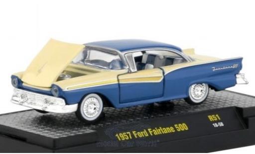 Modelauto Ford Fairlane 500 blauw/beige 1957 1/64 M2 Machines