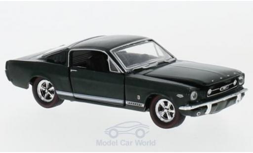 Modelauto Ford Mustang Fastback 2+2 groen 1970 1/64 M2 Machines