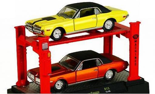 Modelauto Mercury Cougar Base 1968 voiture Lift 2er-Set: chaque 1x geel/zwart et le cuivre/zwart ainsi que Hebeb&Atilde;&frac14;hne 1/64 M2 Machines