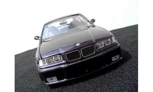 Bmw M3 coupe 1/18 Ut Models E36 peinture techno violet modelauto