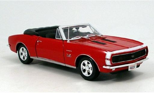Modelauto Chevrolet Camaro SS 396 Cabriolet rood 1967 sans Vitrine 1/18 Maisto