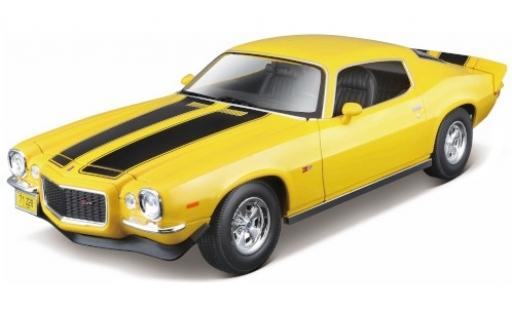 Modelauto Chevrolet Camaro Z28 geel/zwart 1971 1/18 Maisto