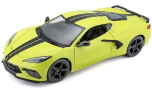 Modelauto Chevrolet Corvette Stingray C8 Z51 geel/zwart 2020 1/24 Maisto