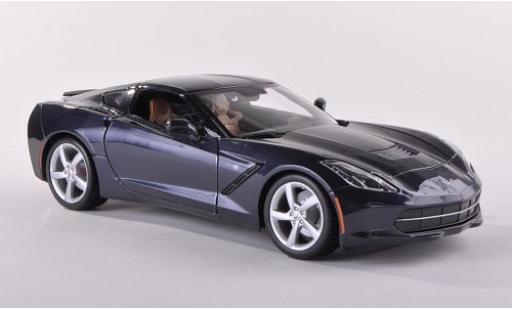 Modelauto Chevrolet Corvette Stingray (C7) metallic blauw 2013 1/18 Maisto
