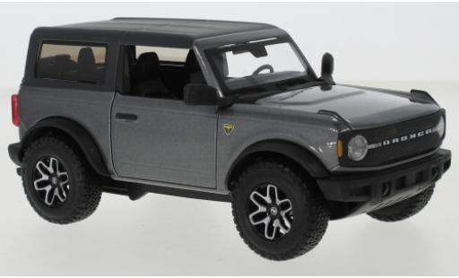 Modelauto Ford Bronco Badlands metallic grijs/mat-zwart 2021 1/24 Maisto