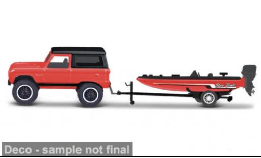 Modelauto Ford Bronco Wagon rood 1966 1/64 Maisto
