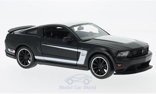 Modelauto Ford Mustang Boss 302 mat-zwart/wit 1/24 Maisto