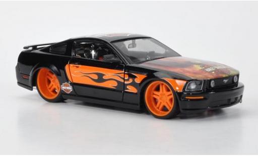 Modelauto Ford Mustang GT Harley-Davidson 2006 1/24 Maisto