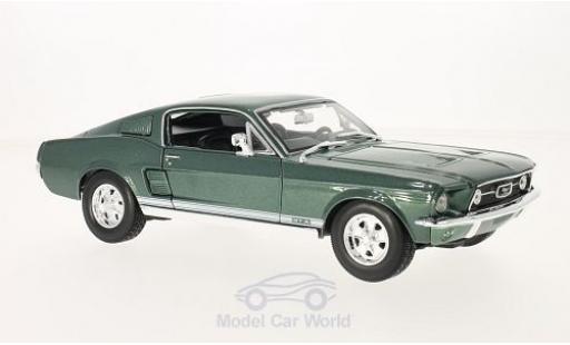Modelauto Ford Mustang Fastback GTA metallic groen 1967 1/18 Maisto