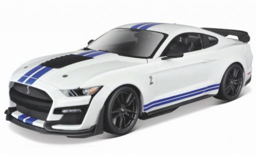 Modelauto Ford Mustang Shelby GT500 wit/blauw 2020 1/18 Maisto