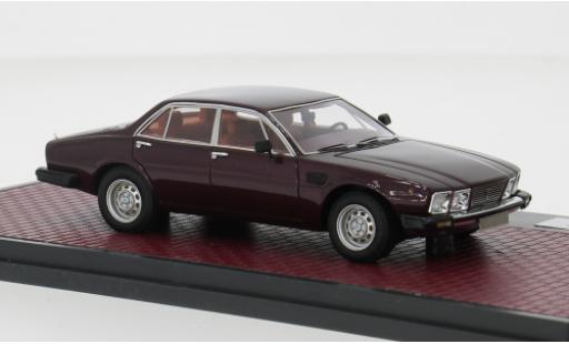 Modelauto De Tomaso Deauville Berline Series 2 rood 1978 1/43 Matrix